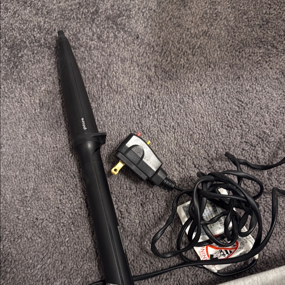 ghd Black Computer Display Cable with Metallic Connectors